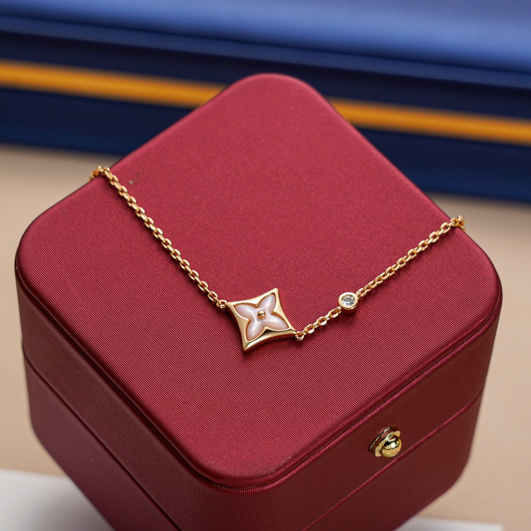 {"Elowen jewelsry": "STAR 1 DIAMANT ARMBAND ROSÉGOLD"}