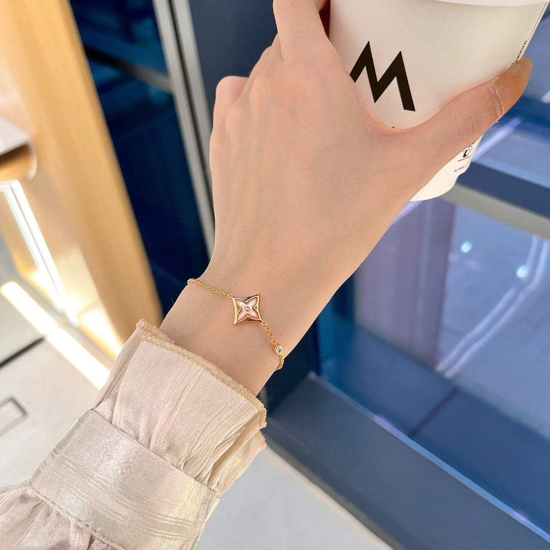{"Elowen jewelsry": "STAR 1 DIAMANT ARMBAND ROSÉGOLD"}