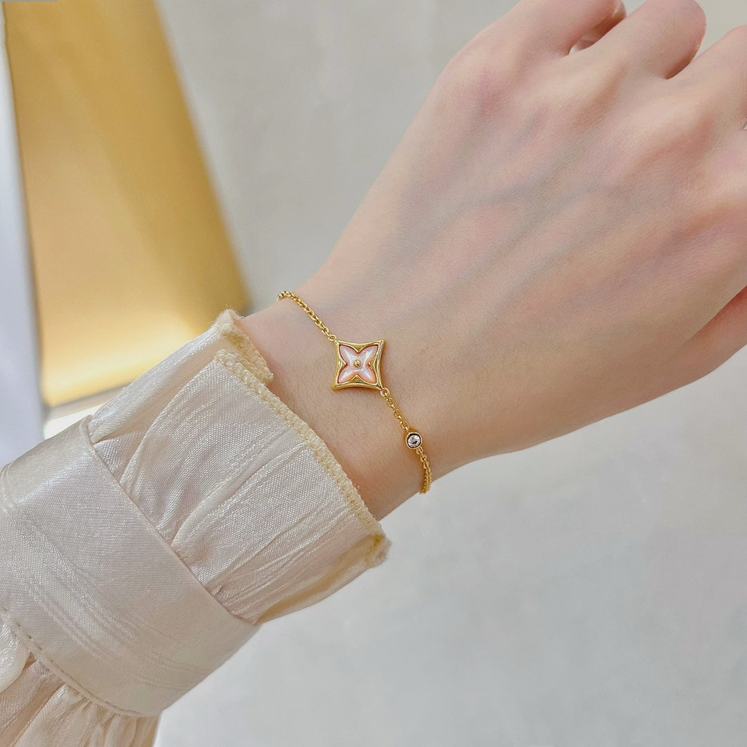 {"Elowen jewelsry": "STAR 1 DIAMANT ARMBAND ROSÉGOLD"}