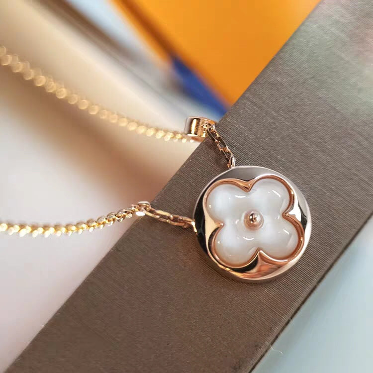 [Elowen jewelsry ]SUN MOP GOLD 1 DIAMOND NECKLACE