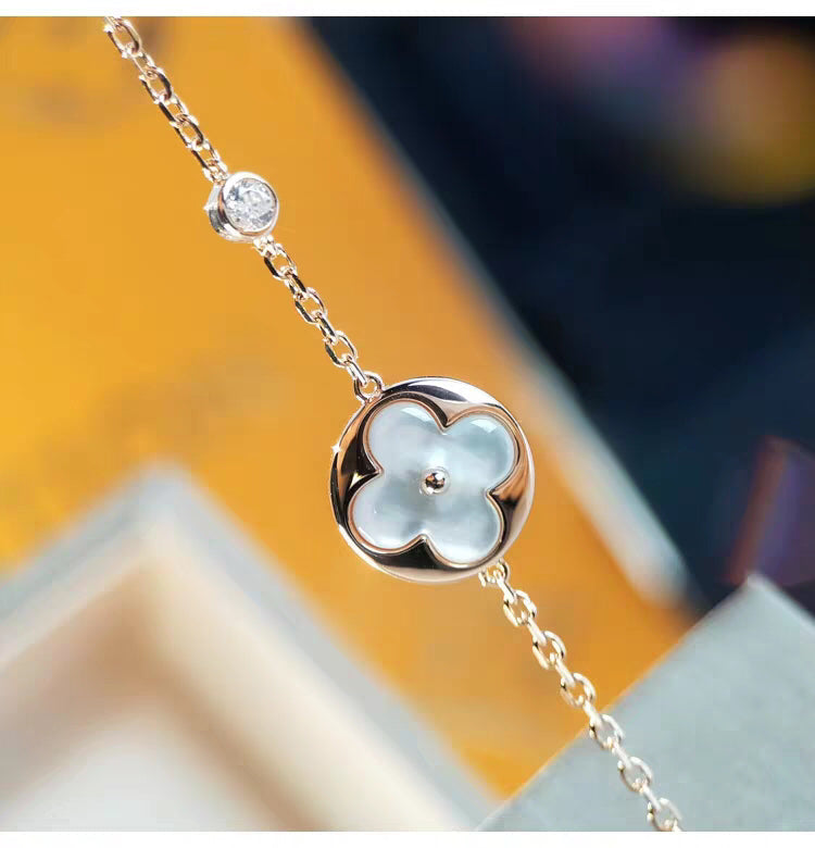 {"[Elowen jewelsry ]SUN MOP GOLD 1 DIAMOND NECKLACE": "【Elowen jewelry】サン MOP ゴールド 1ダイヤモンド ネックレス"}