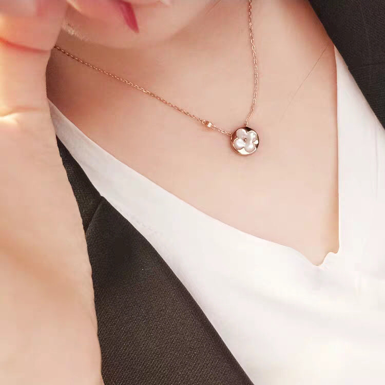 {"[Elowen jewelsry ]SUN MOP GOLD 1 DIAMOND NECKLACE": "【Elowen jewelry】サン MOP ゴールド 1ダイヤモンド ネックレス"}