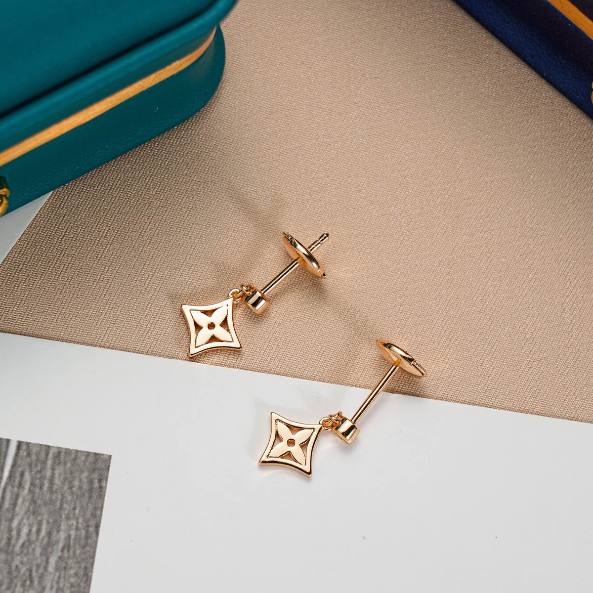 [Elowen Schmuck] STERN-OHRRINGE GOLD