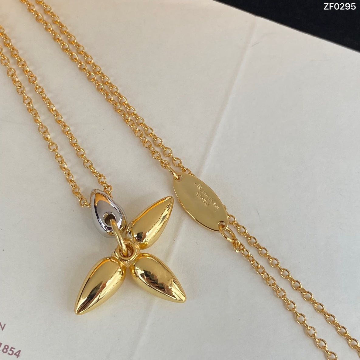 [Elowen jewelsry ]LOUISETTE PEDANT GOLD NECKLACE