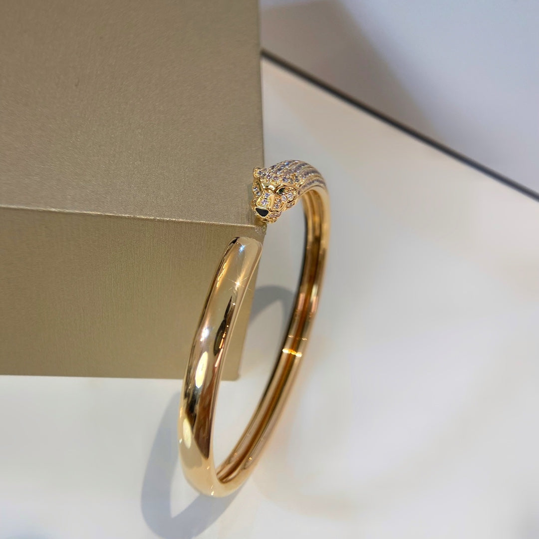 {
  "Elowen jewelsry": "Elowen ジュエリー",
  "PANTHERE GOLD DIAMOND OPEN BRACELET": "パンテール ゴールド ダイヤモンド オープンブレスレット"
}
