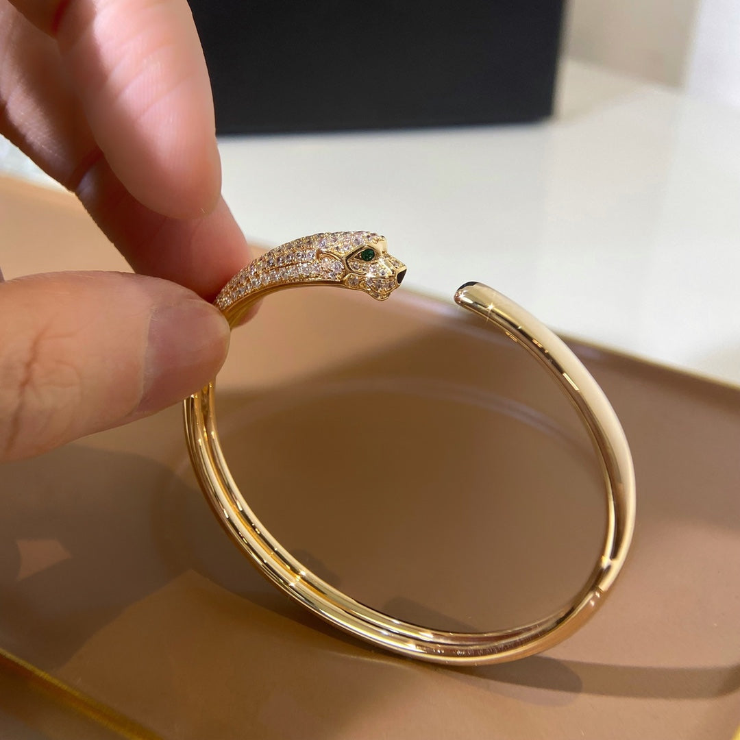 {
  "Elowen jewelsry": "Elowen ジュエリー",
  "PANTHERE GOLD DIAMOND OPEN BRACELET": "パンテール ゴールド ダイヤモンド オープンブレスレット"
}