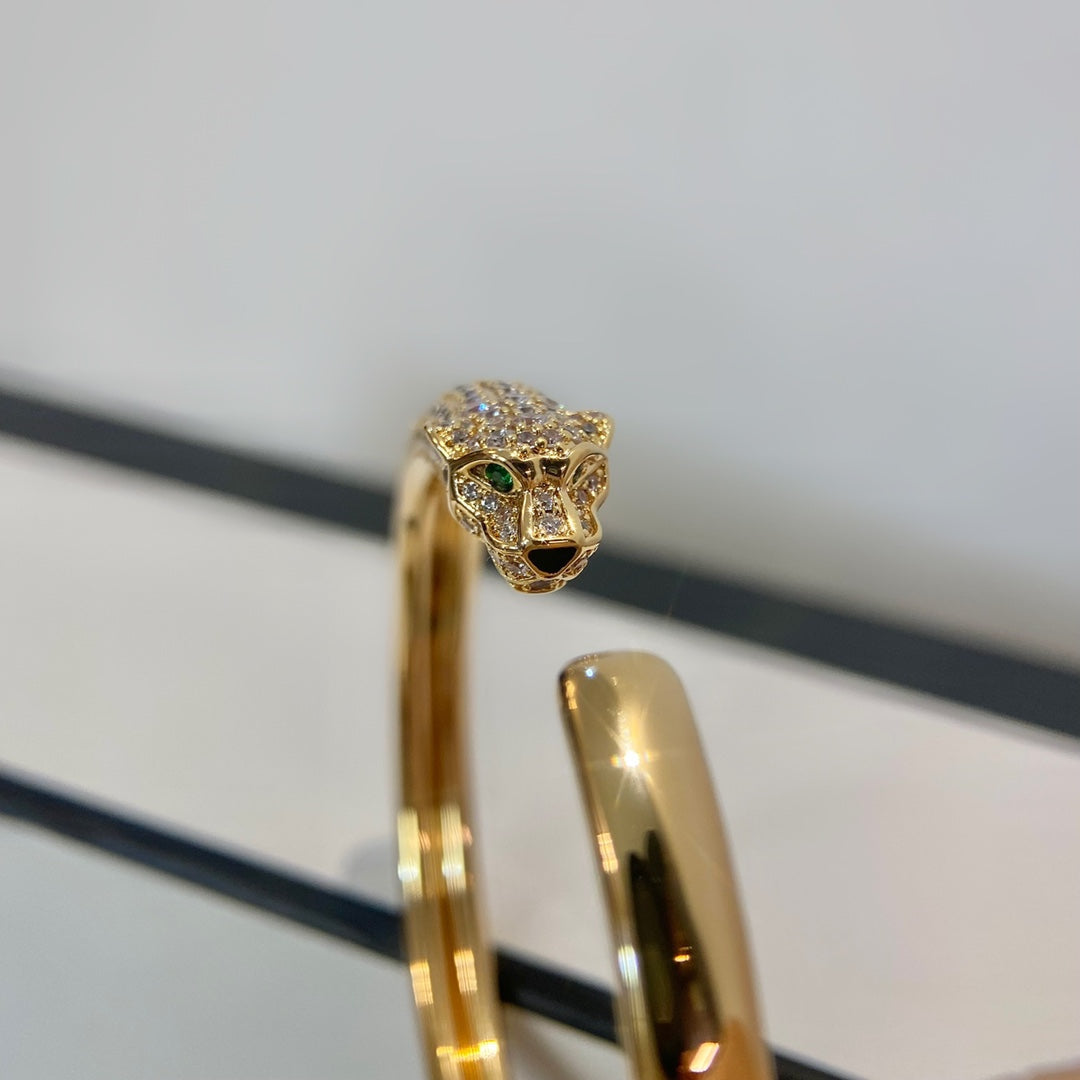 {
  "Elowen jewelsry": "Elowen ジュエリー",
  "PANTHERE GOLD DIAMOND OPEN BRACELET": "パンテール ゴールド ダイヤモンド オープンブレスレット"
}