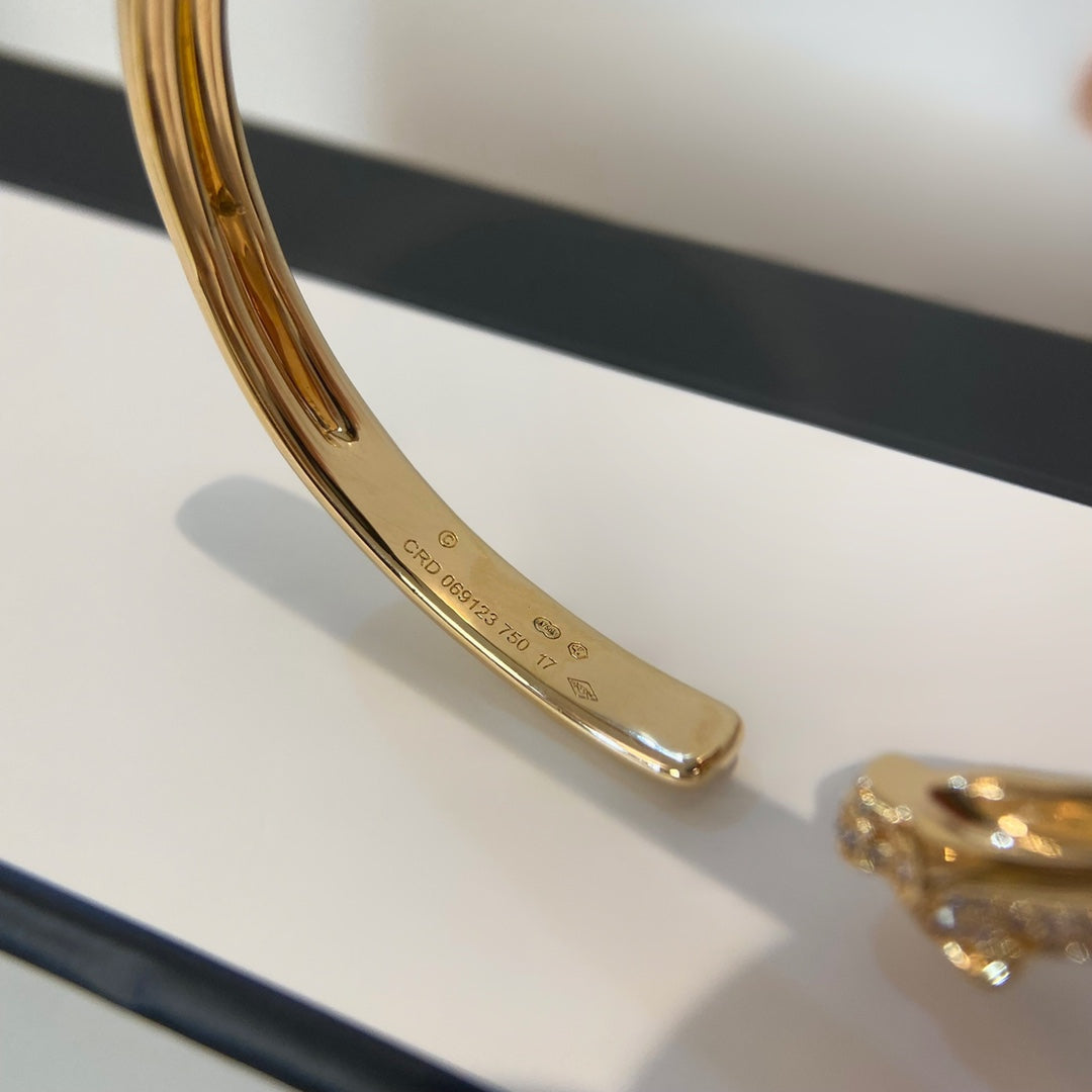 {
  "Elowen jewelsry": "Elowen ジュエリー",
  "PANTHERE GOLD DIAMOND OPEN BRACELET": "パンテール ゴールド ダイヤモンド オープンブレスレット"
}
