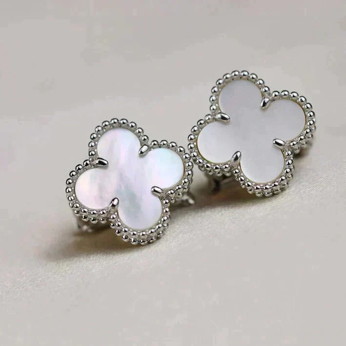 {
"Elowen jewelsry ": "エロウェン ジュエリー",
"CLOVER MEDIUM 1 MOTIFS  WHITE MOP EARRINGS SILVER": "クローバー ミディアム 1モチーフ ホワイトマザーオブパール ピアス シルバー"
}