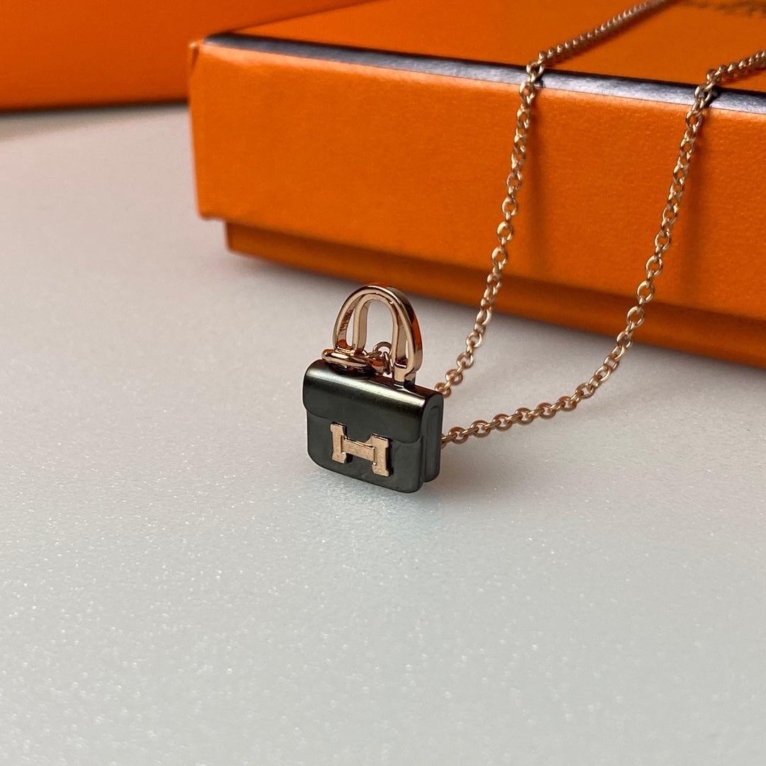 [Elowen jewelsry ]CONSTANCE SCHWARZER ANHÄNGER ROSÉGOLD-HALSKETTE