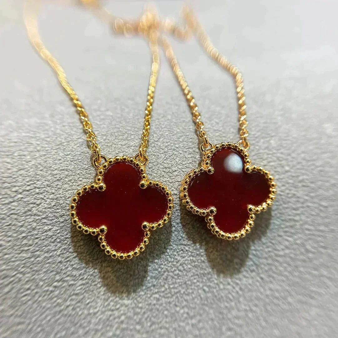 [Elowen Schmuck] KLEEBLATT 15 MM KARNEOL EINZELBLÜTEN-HALSKETTE