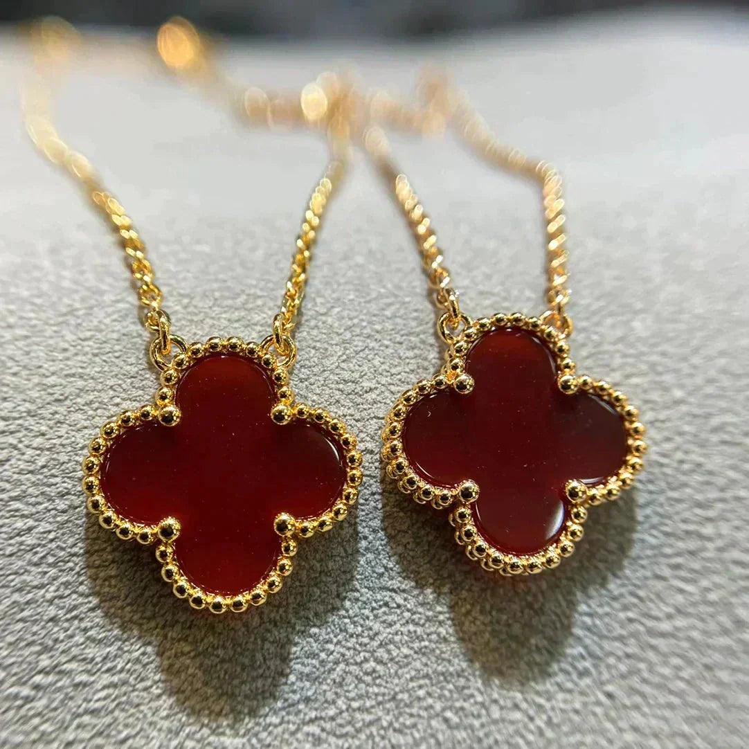 [Elowen Schmuck] KLEEBLATT 15 MM KARNEOL EINZELBLÜTEN-HALSKETTE