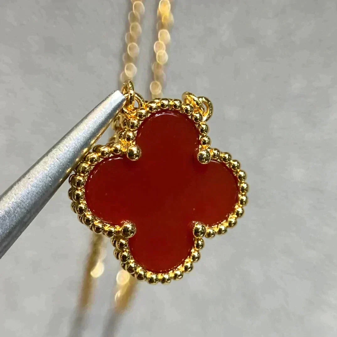 [Elowen Schmuck] KLEEBLATT 15 MM KARNEOL EINZELBLÜTEN-HALSKETTE