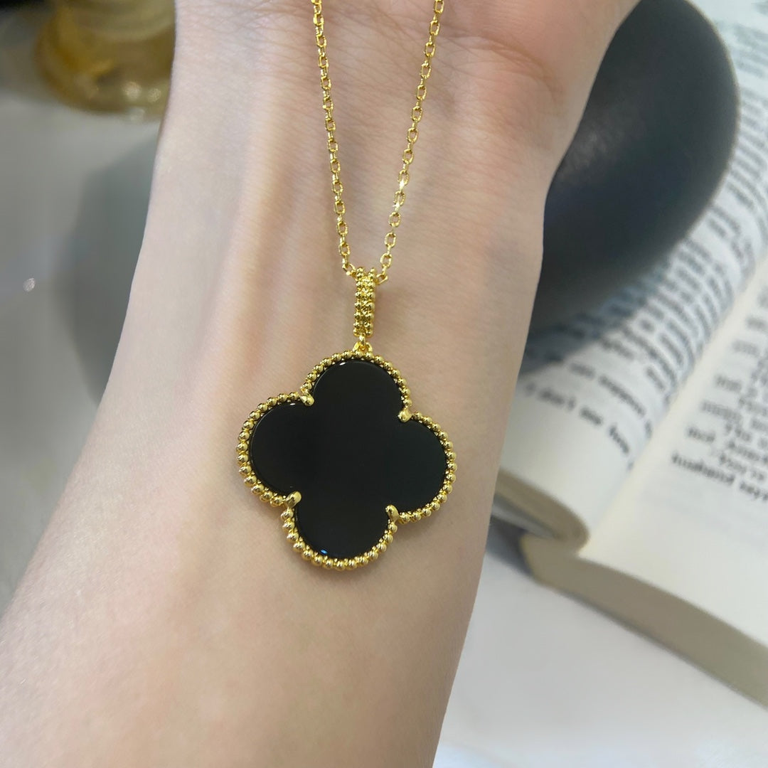 [Elowen Schmuck] CLOVER 25MM HALSKETTE GOLD ONYX