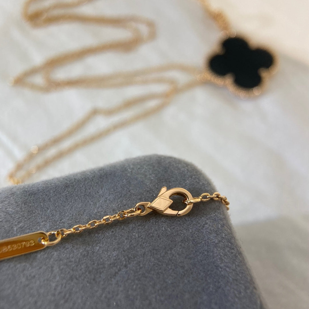 [Elowen Schmuck] CLOVER 25MM HALSKETTE GOLD ONYX