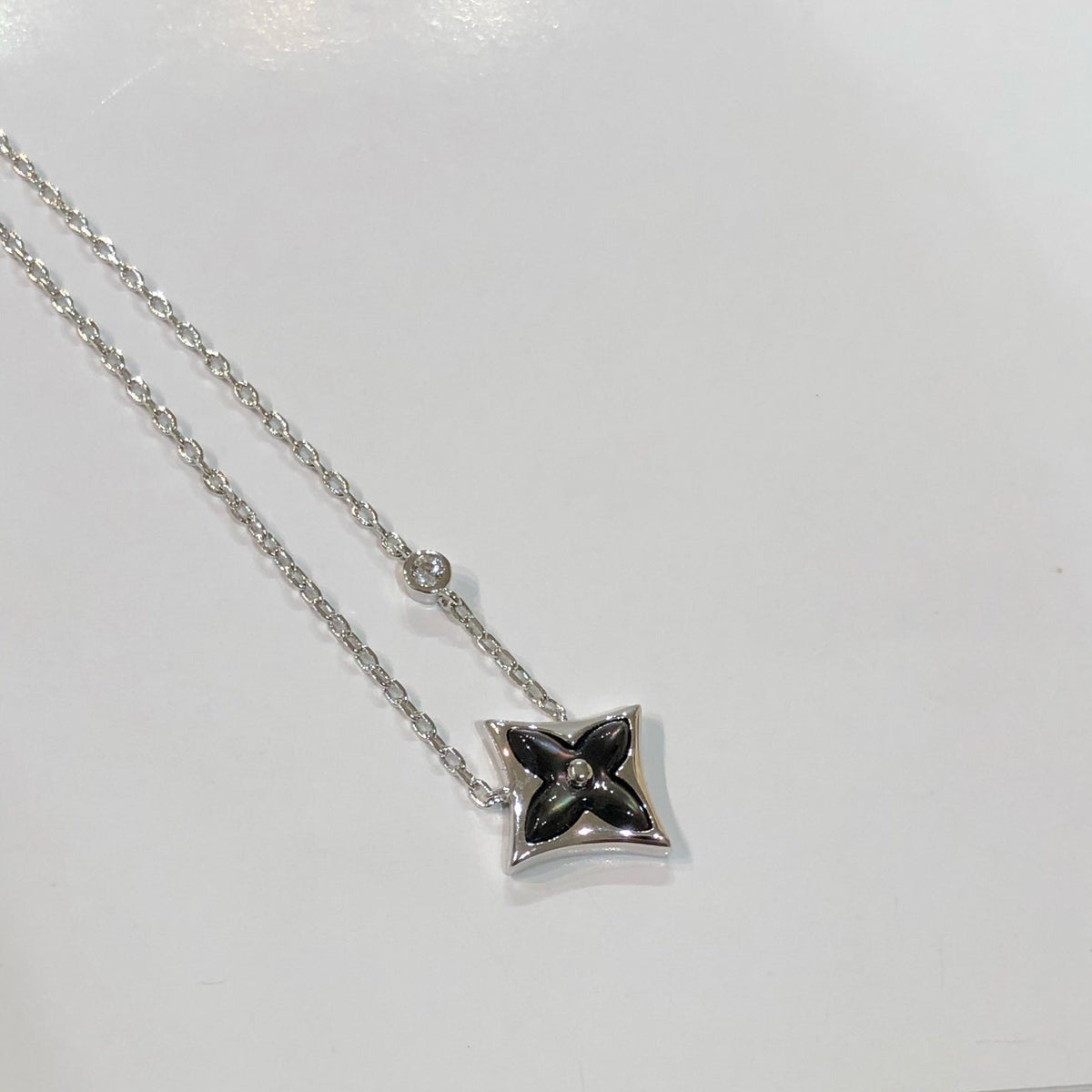 [Elowen Schmuck] STAR BLACK MOP HALSKETTE
