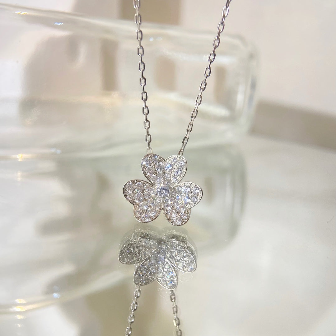 [Elowen Schmuck] BLUMEN-DIAMANTHALSKETTE