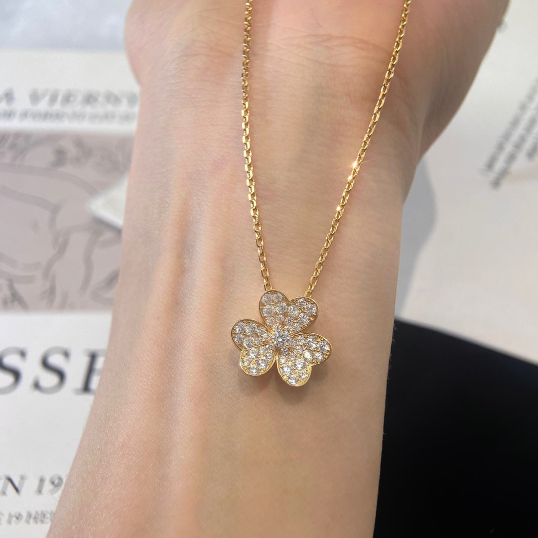 [Elowen Schmuck] BLUMEN-DIAMANTHALSKETTE