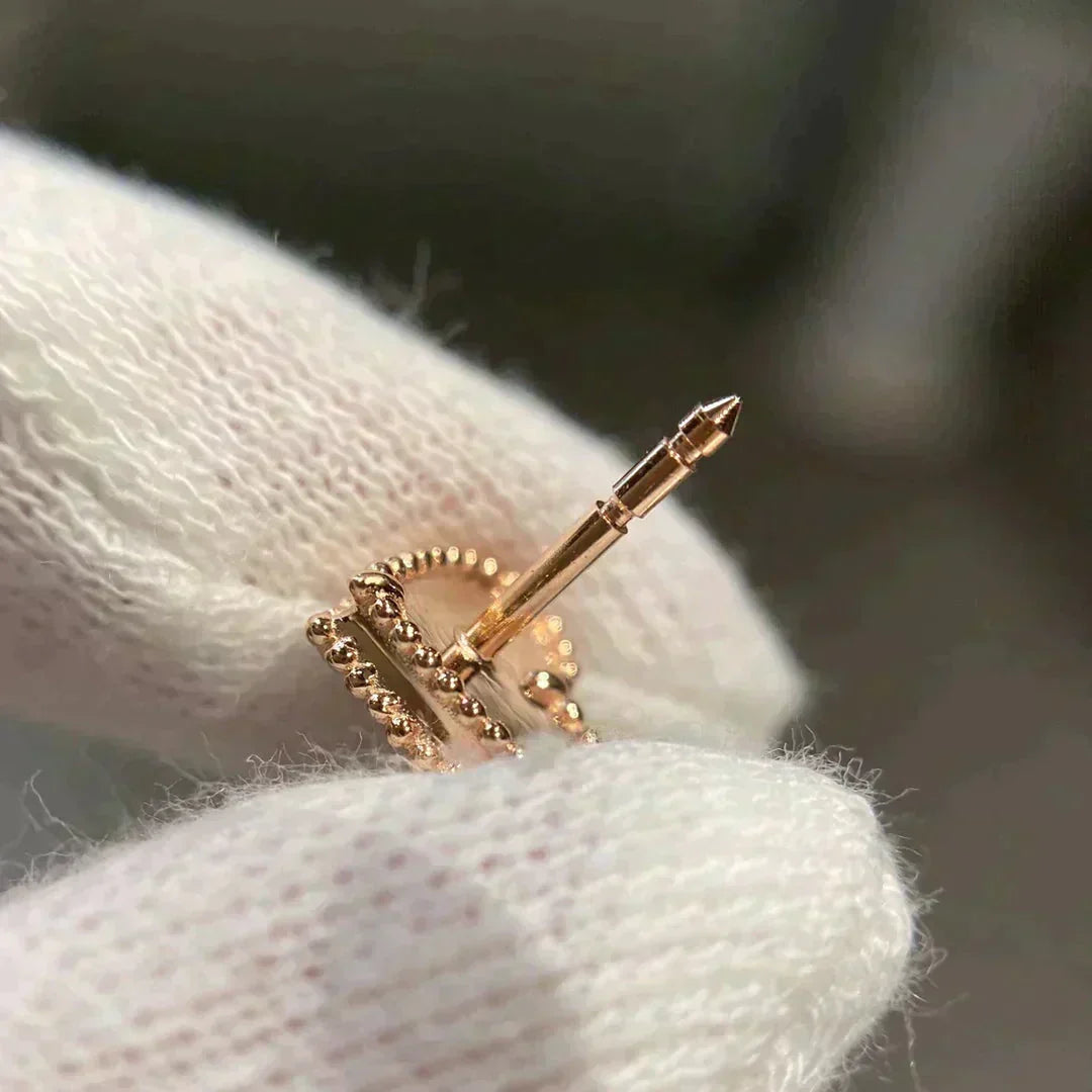 [Elowen jewelsry ]HEART CARNELIAN STUD EARRINGS