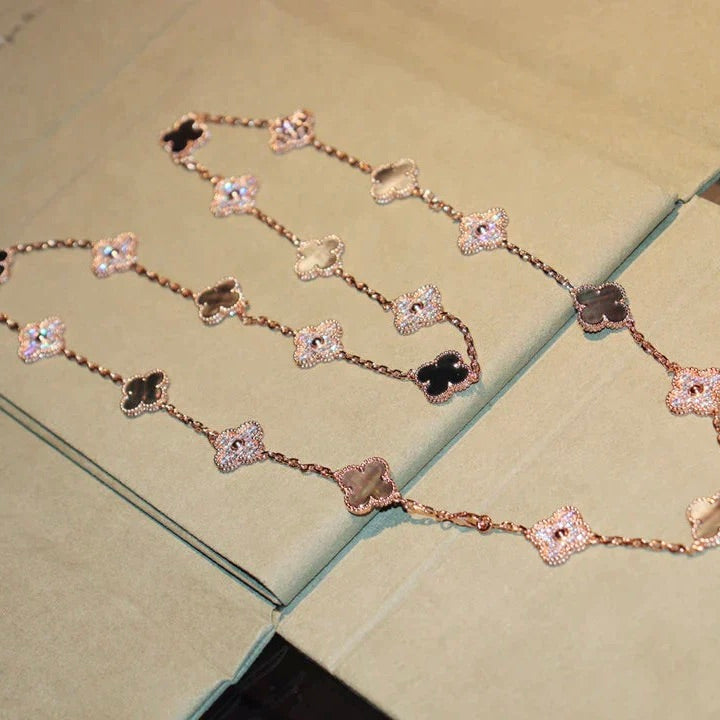 {
  "Elowen jewelsry": "Elowen ジュエリー",
  "CLOVER 20 MOTIFS DARK MOP DIAMOND NECKLACE": "クローバー 20モチーフ ダークマザーオブパール ダイヤモンド ネックレス"
}