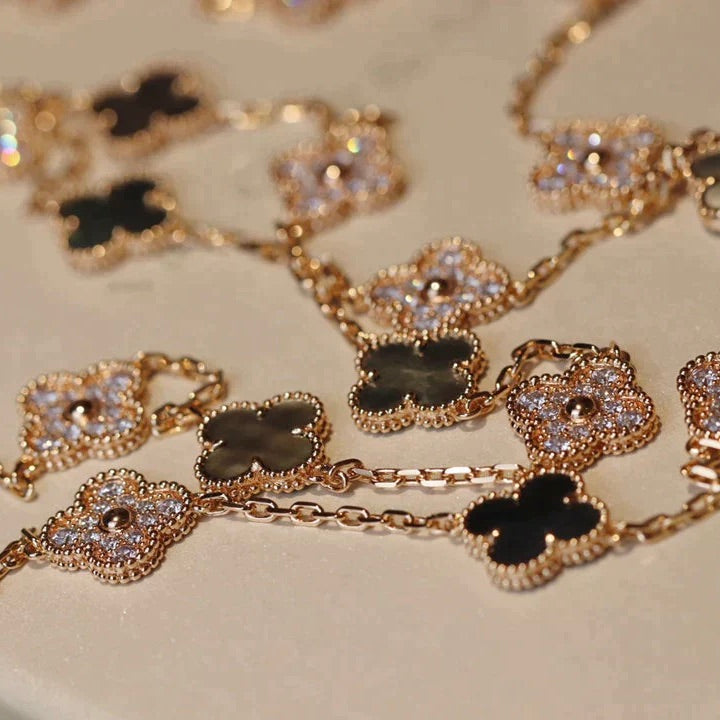 {
  "Elowen jewelsry": "Elowen ジュエリー",
  "CLOVER 20 MOTIFS DARK MOP DIAMOND NECKLACE": "クローバー 20モチーフ ダークマザーオブパール ダイヤモンド ネックレス"
}