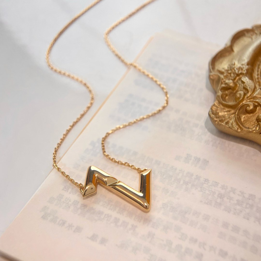 {
  "Elowen jewelsry": "Elowen ジュエリー",
  "VOLTE UPSIDE DOWN NECKLACE": "VOLTE アップサイドダウン ネックレス"
}