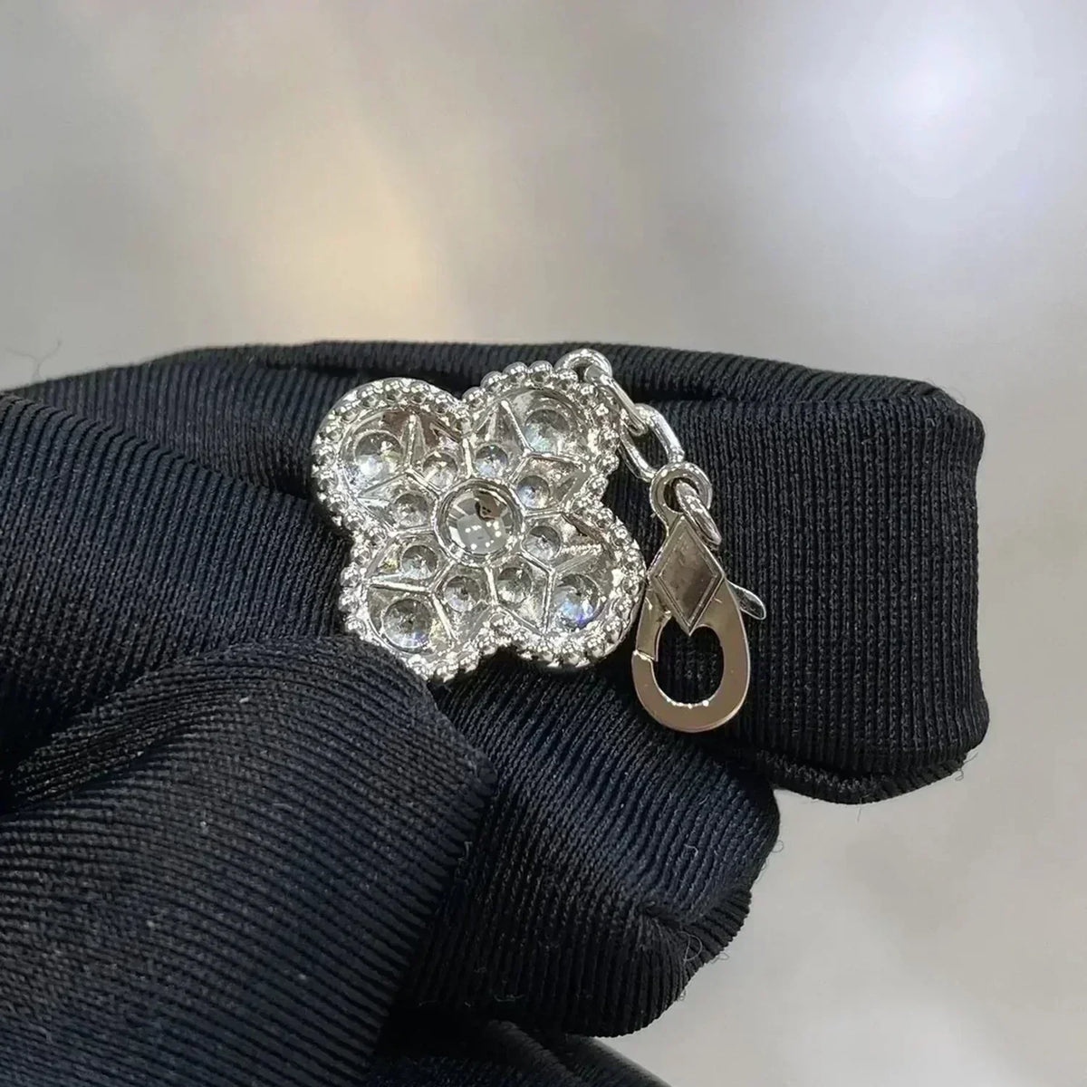 [Elowen jewelsry ] CLOVER 5 MOTIF FULL DIAMOND BRACELET COLLECTION