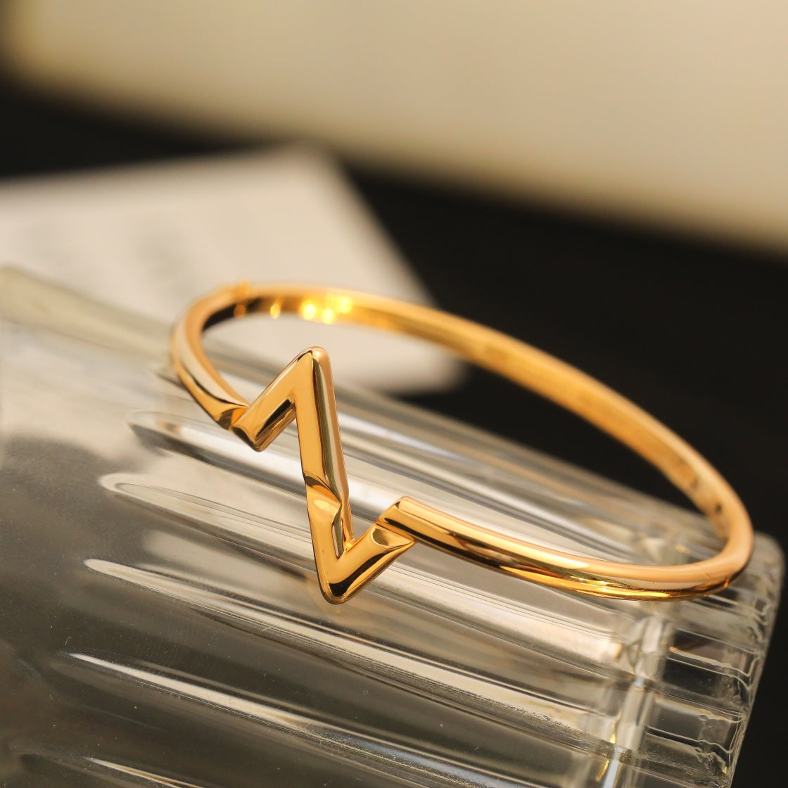 [Elowen Schmuck] VOLTE UPSIDE DOWN ARMBAND
