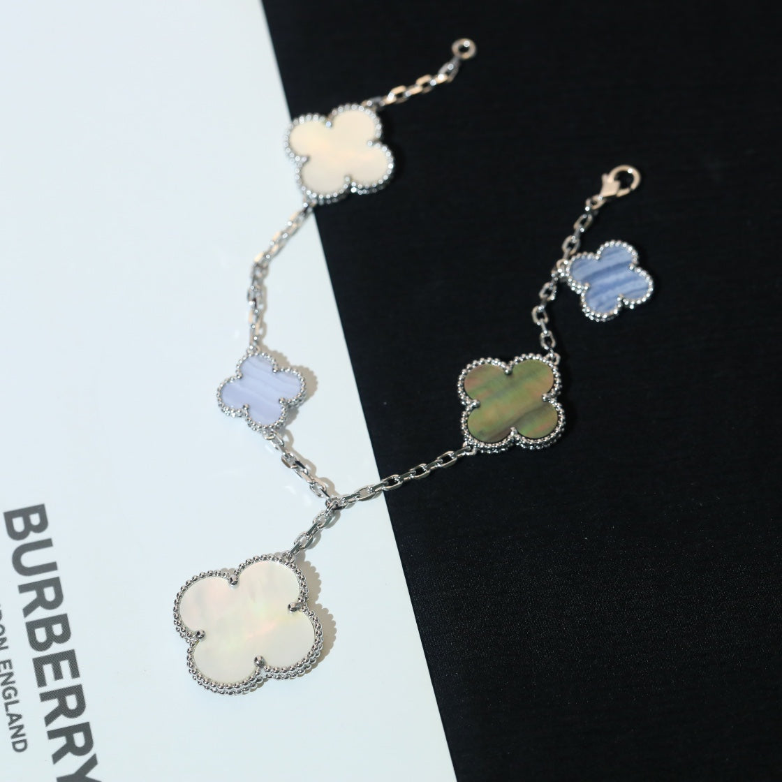 [Elowen jewelsry ]CLOVER BRACELET 5 MOTIFS MOP CHALCEDONY SILVER
