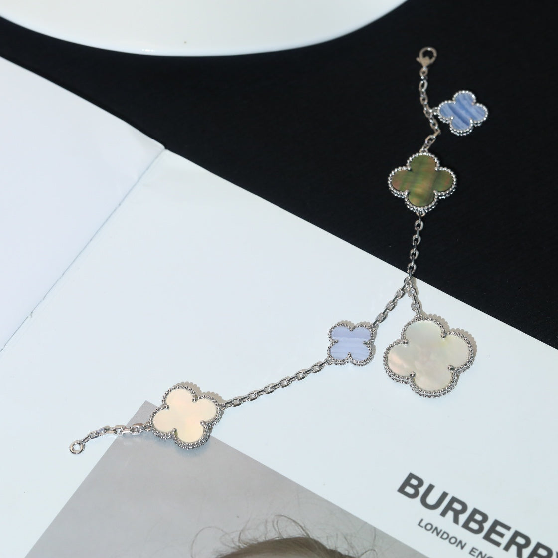 [Elowen jewelsry ]CLOVER BRACELET 5 MOTIFS MOP CHALCEDONY SILVER