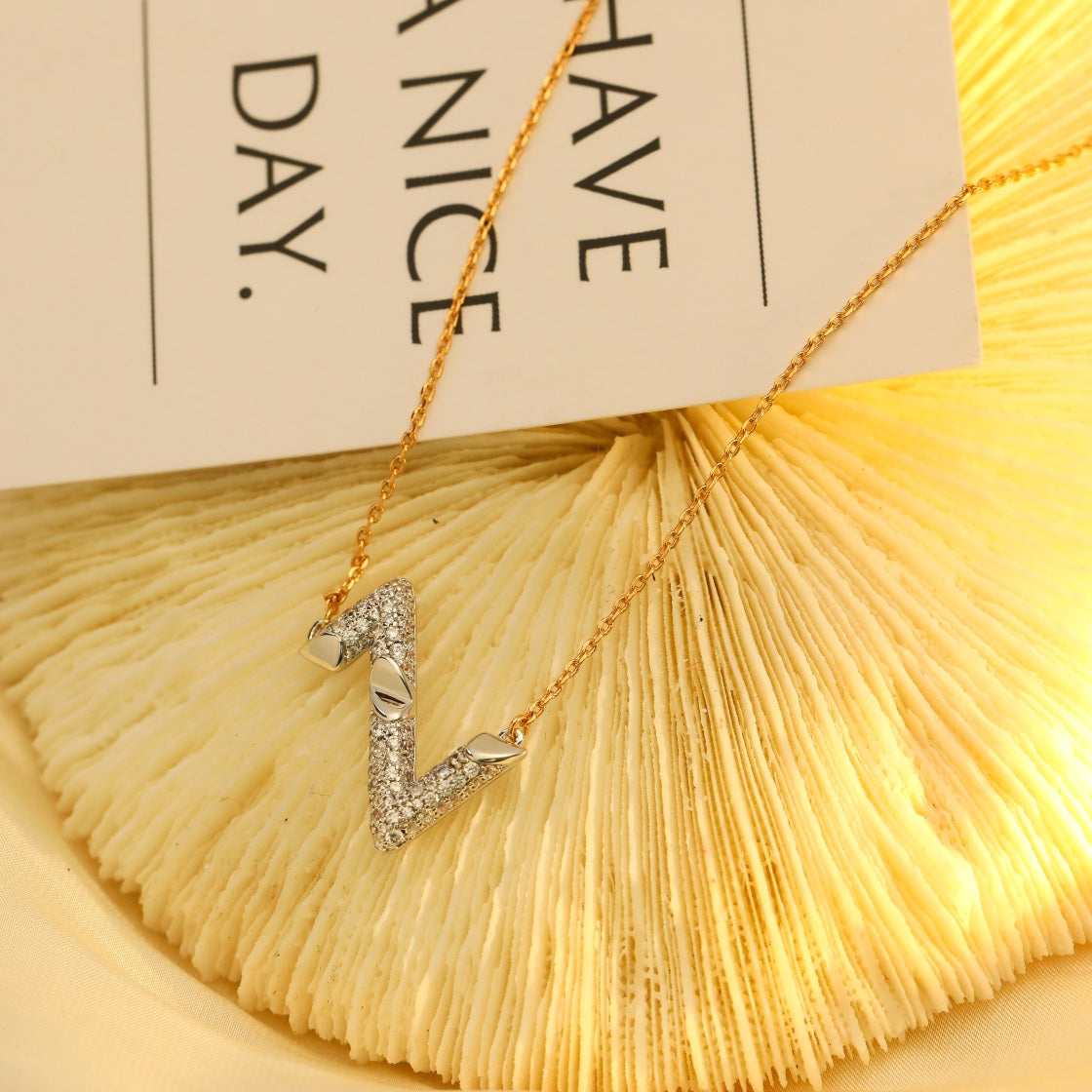 {
  "Elowen jewelsry": "Elowen ジュエリー",
  "VOLT SILVER DIAMOND PEDANT NECKLACE": "VOLT シルバー ダイヤモンド ペンダント ネックレス"
}