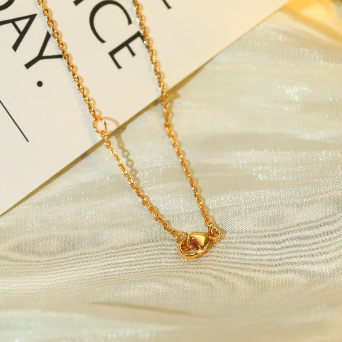 {
  "Elowen jewelsry": "Elowen ジュエリー",
  "VOLT SILVER DIAMOND PEDANT NECKLACE": "VOLT シルバー ダイヤモンド ペンダント ネックレス"
}
