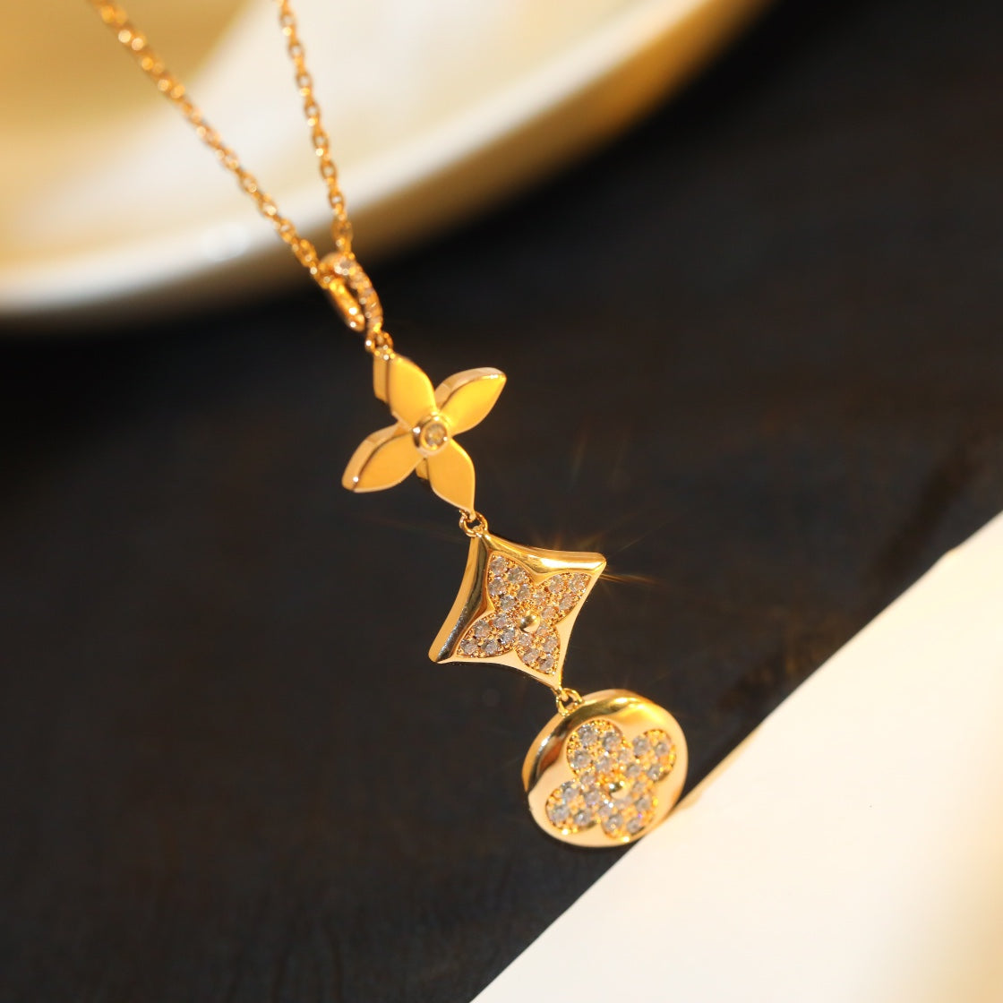 [Elowen Schmuck] STERN- UND SONNEN-DIAMANT-HALSKETTE IN ROSÉGOLD