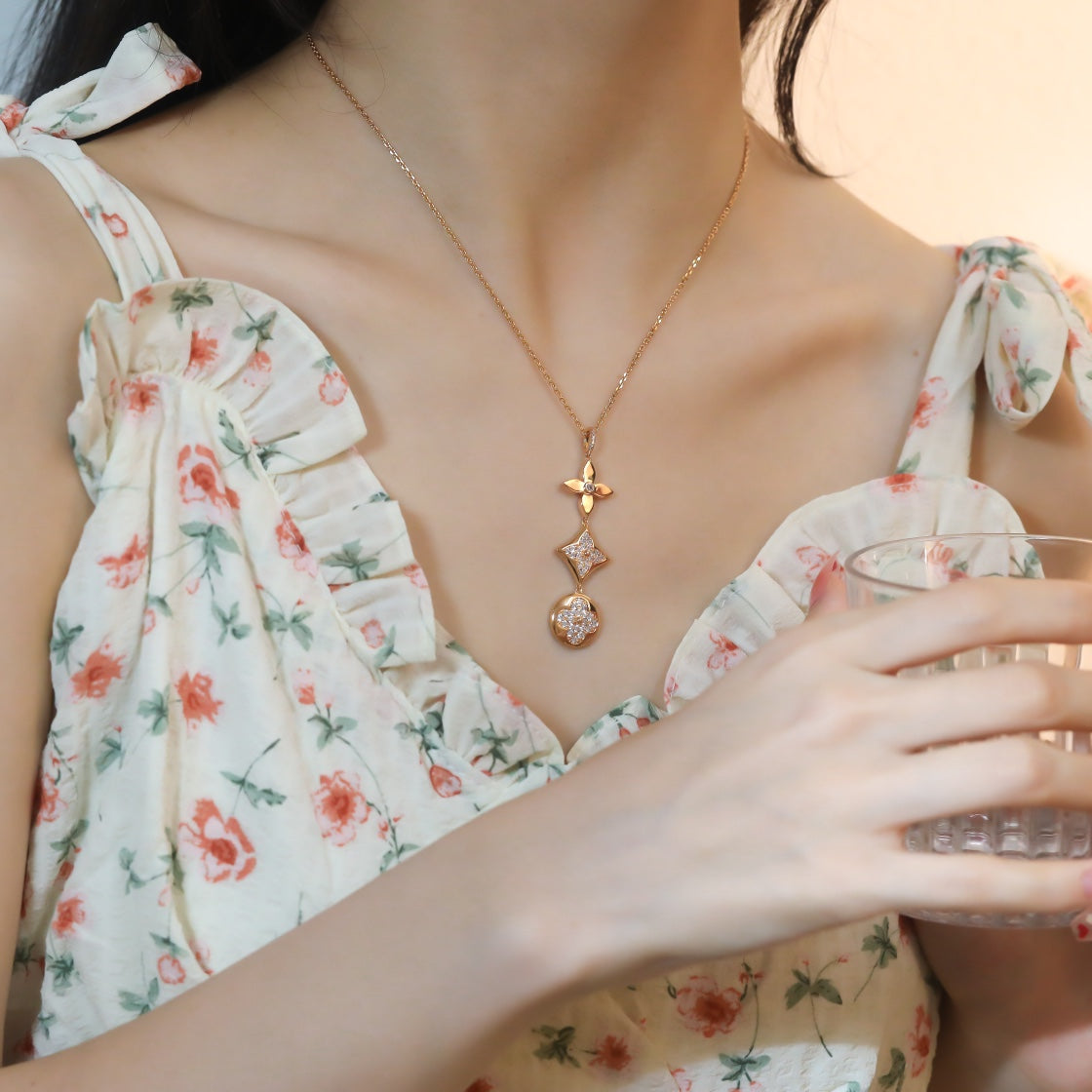 [Elowen Schmuck] STERN- UND SONNEN-DIAMANT-HALSKETTE IN ROSÉGOLD