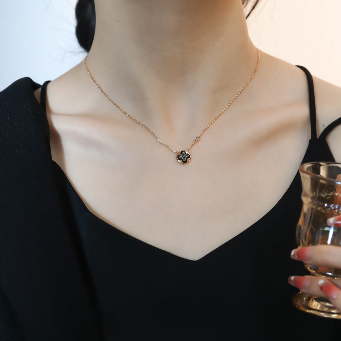 [Elowen jewelsry ]SUN PEDANT PINK GOLD 1 DIAMOND NECKLACE