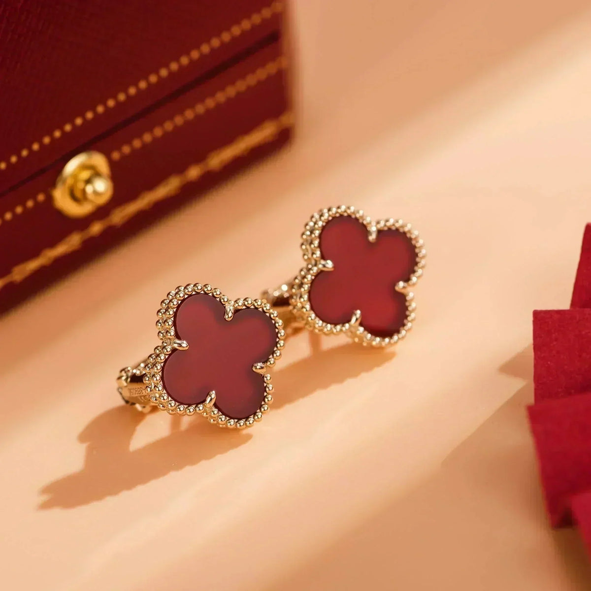 [Elowen jewelsry ]CLOVER MEDIUM 1 MOTIFS CARNELIAN  EARRINGS