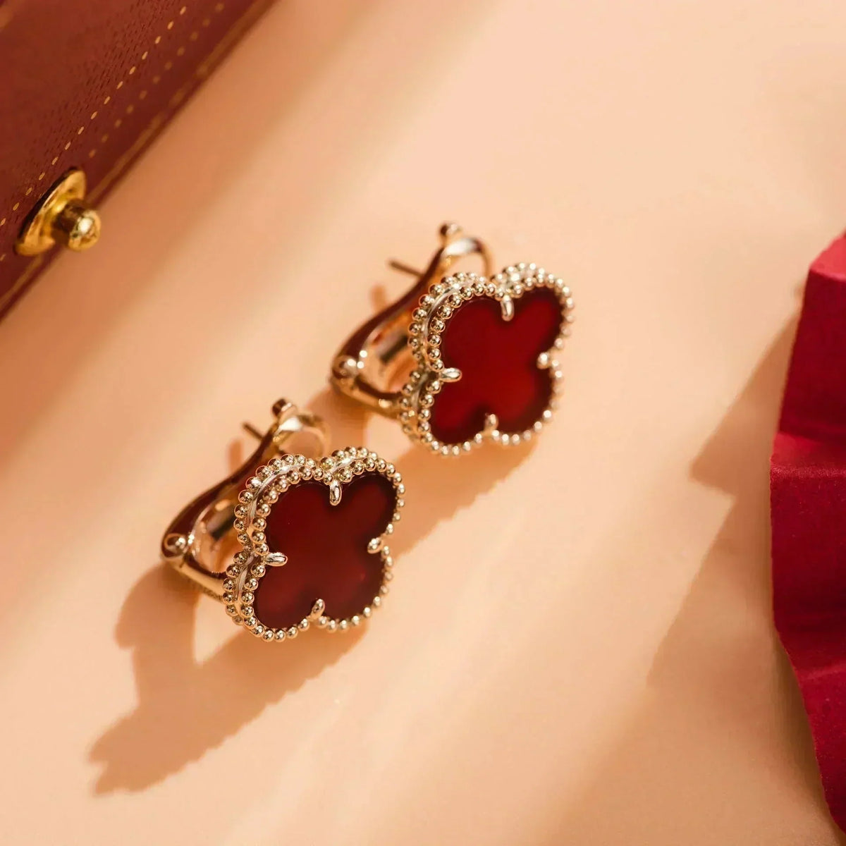 [Elowen jewelsry ]CLOVER MEDIUM 1 MOTIFS CARNELIAN  EARRINGS