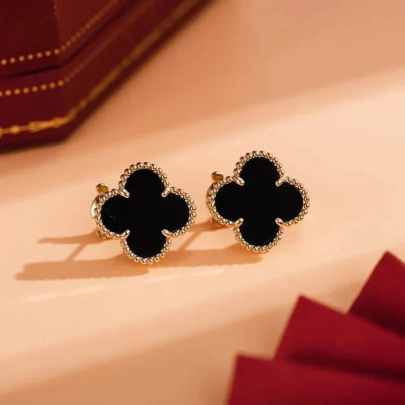 [Elowen jewelsry ]CLOVER MEDIUM 1 MOTIFS  ONYX STUD EARRINGS