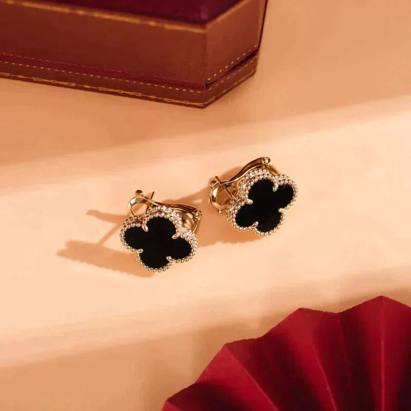 [Elowen jewelsry ]CLOVER MEDIUM 1 MOTIFS  ONYX STUD EARRINGS