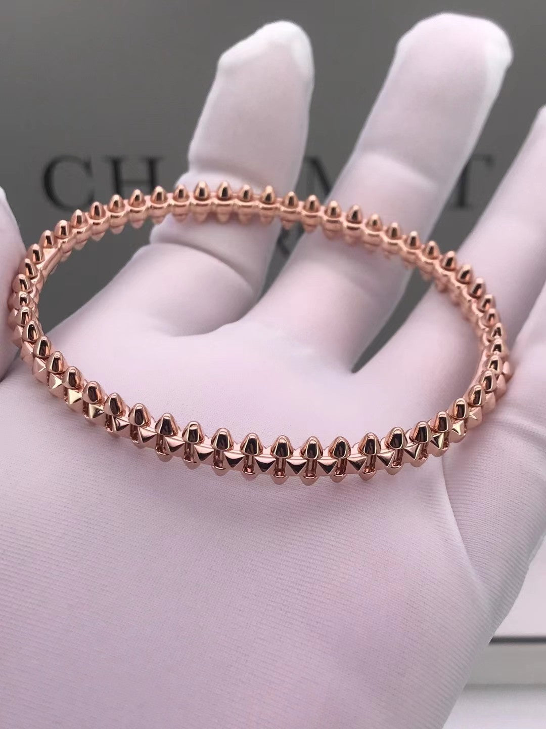 {
  "Elowen jewelsry": "Elowen ジュエリー",
  "CLASH PINK GOLD BRACELET": "クラッシュ ピンクゴールド ブレスレット"
}