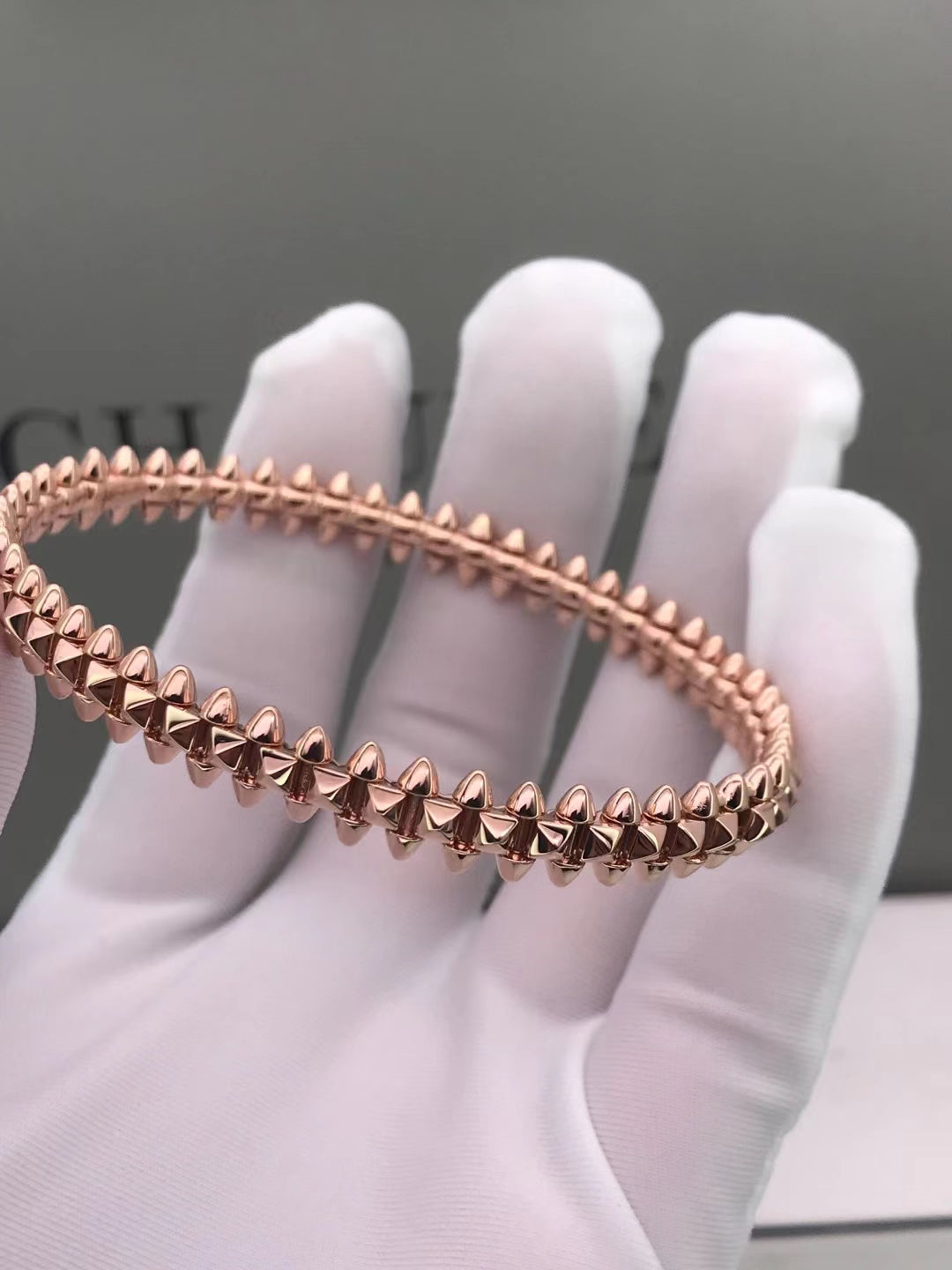 {
  "Elowen jewelsry": "Elowen ジュエリー",
  "CLASH PINK GOLD BRACELET": "クラッシュ ピンクゴールド ブレスレット"
}