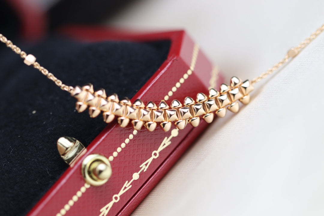 {
  "Elowen jewelsry": "Elowen ジュエリー",
  "CLASH PINK GOLD NECKLACE": "クラッシュ ピンクゴールド ネックレス"
}