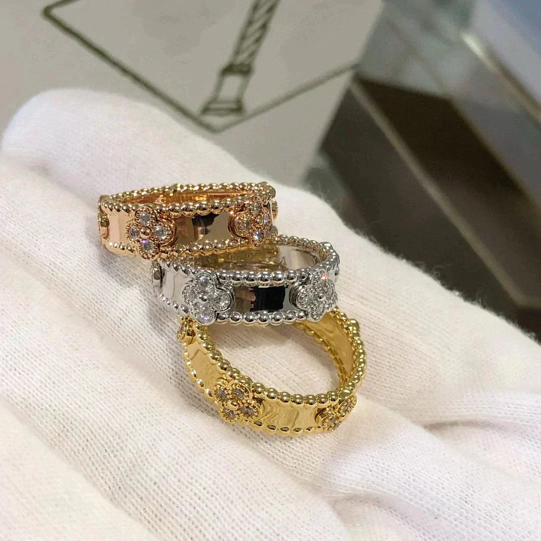 {
"Elowen jewelsry ": "Elowen Schmuck ",
"PERLEE DIAMOND RING": "PERLEE DIAMANT RING"
}