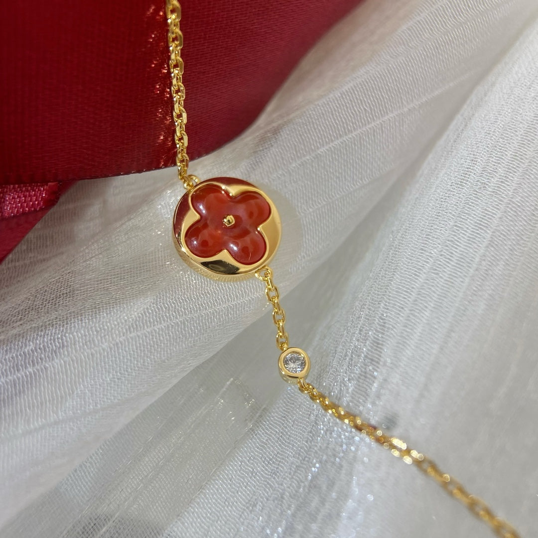 {
  "Elowen jewelsry": "Elowen Schmuck",
  "SUN PEDANT CARNELIAN BRACELET": "SONNEN-ANHÄNGER KARNEOL-ARMBAND"
}