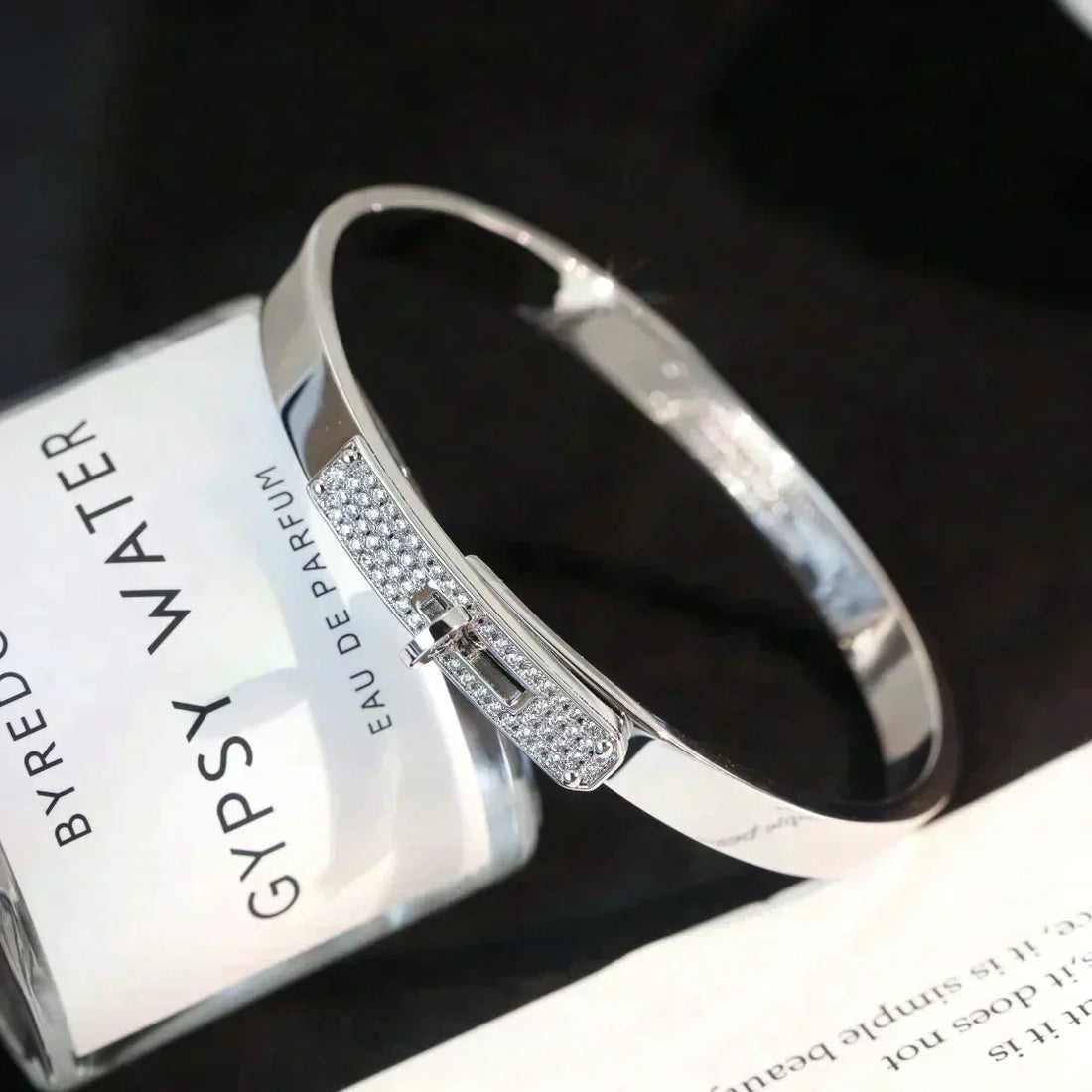 {
  "Elowen jewelsry ": "エロウェン・ジュエリー",
  "KELLY SILVER DIAMOND BRACELET": "ケリー シルバー ダイヤモンド ブレスレット"
}