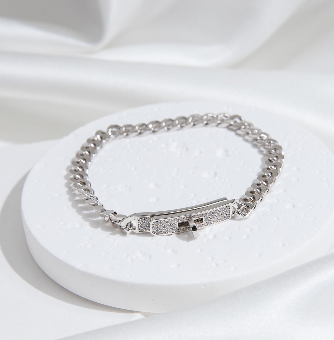 {
  "Elowen jewelsry": "Elowen ジュエリー",
  "KELLY CHAIN SILVER DIAMOND BRACELET": "ケリーチェーン シルバー ダイヤモンド ブレスレット"
}