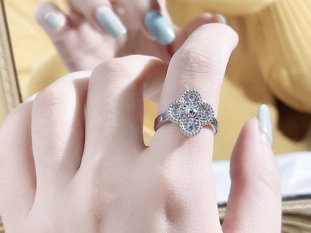 [Elowen Schmuck] KLEEBLATT-DIAMANT-RING