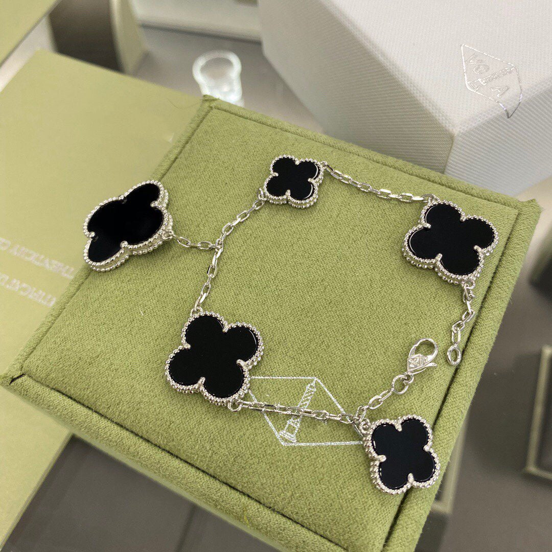 [Elowen Schmuck] CLOVER 5-MOTIV ARMBAND SILBER ONYX