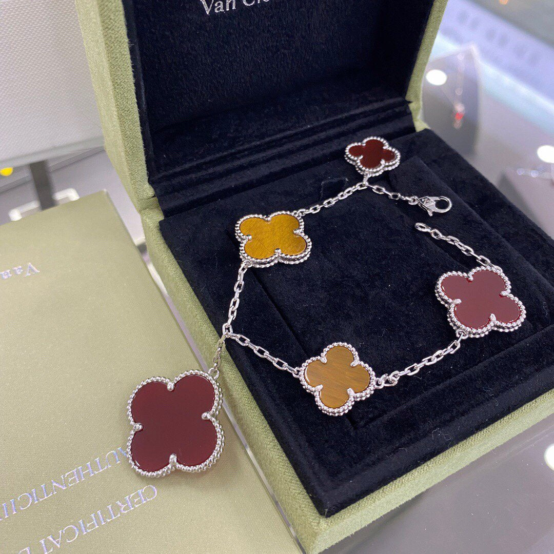 [Elowen jewelsry ]CLOVER 5 MOTIFS SIVLER CARNELIAN TIGER EYE BRACELET