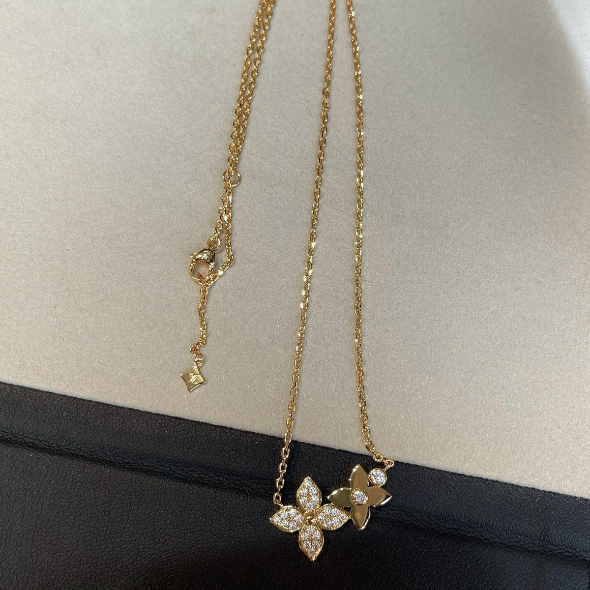 [Elowen jewelsry ]STAR BLOSSOM HALSKETTE ROSÉGOLD DIAMANTEN